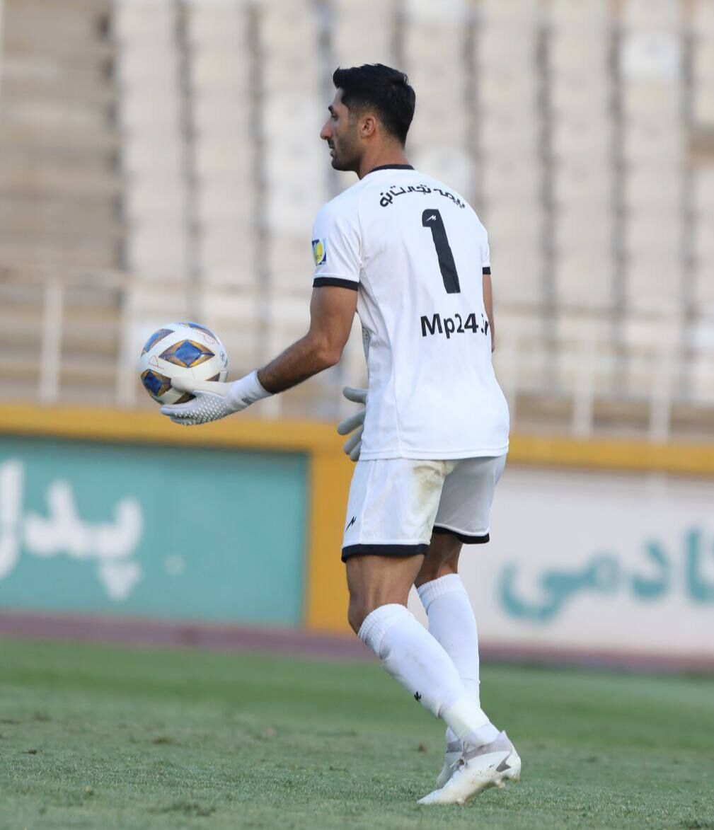 عکس| یک استقلالی جلوی پرسپولیس برای الهلال و ستارههایش خط و نشان کشید!