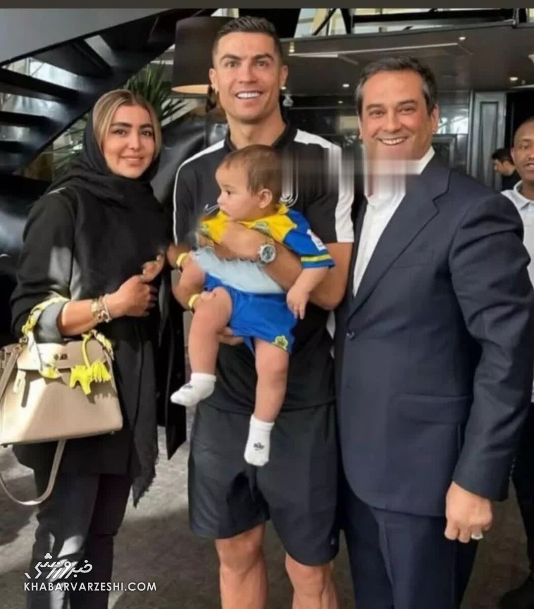 عکس| مدیر هتل اسپیناس و همسرش در کنار رونالدو/ کریستیانو فرزند این خانواده را به آغوش کشید