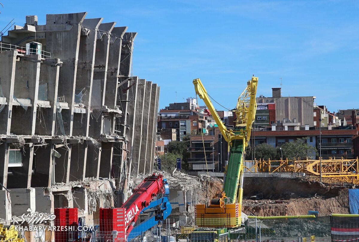 تصاویری جدید از تخریب ورزشگاه خانگی بارسلونا/ چمن نوکمپ همچنان به فروش می‌رسد!