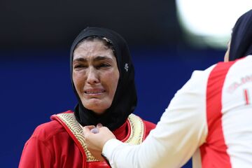 تصاویر| اشک‌های الهه منصوریان بعد از کسب مدال نقره بازی‌های آسیایی