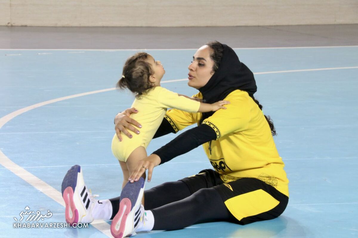 عکس| ستاره ملیپوش سپاهان با عشقش بازگشت!