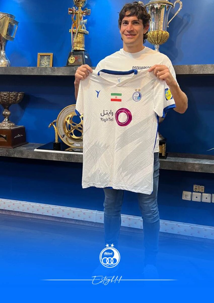 عکس| مهاجم آرژانتینی رسماً به استقلال پیوست/ رونمایی از بلانکو با پیراهن سفید!