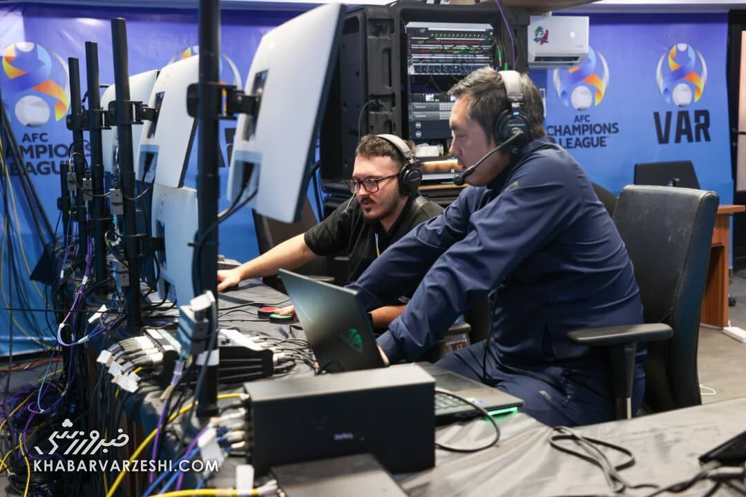 عکس| نصب VAR در ورزشگاه نقش جهان اصفهان عکس| نصب VAR در ورزشگاه نقش جهان اصفهان