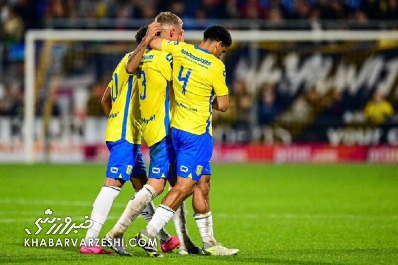 تصاویری از دردناکترین اتفاق وسط زمین بازی/ دروازهبان بیهوش شد و بازیکنان با گریه زمین را ترک کردند