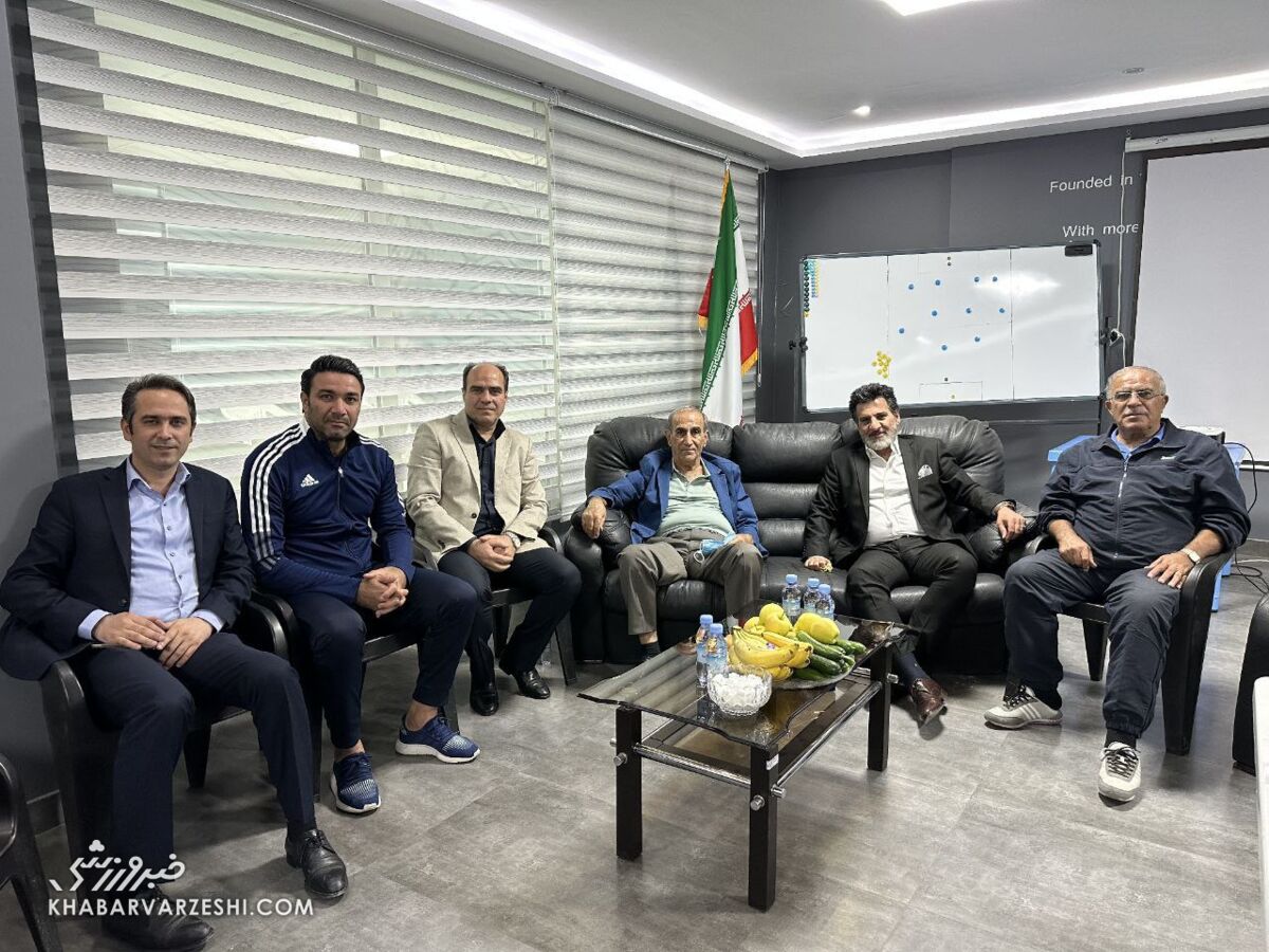 علی پروین به استقلال تبریک گفت ولی حالا پرسپولیسیها از ما شکایت میکنند!/ مشکل استقلال را به نکونام و خطیر گفتم/ چشمی را بیخودی دفاع آخر کردهایم