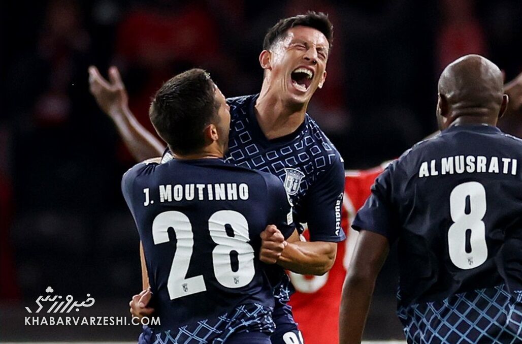 شب عجیب لیگ قهرمانان؛ برد کهکشانیها در خانه مارادونا/ شکستهای ناباورانه منچستریونایتد و آرسنال/ بایرن در سرزمین وایکینگها کامبک زد