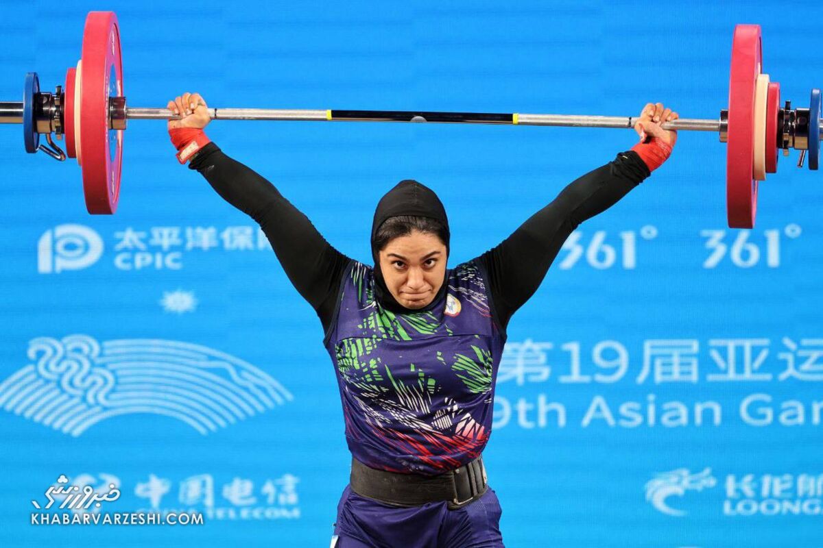 - رزاقی رکورد وزنه‌برداری زنان ایران را شکست