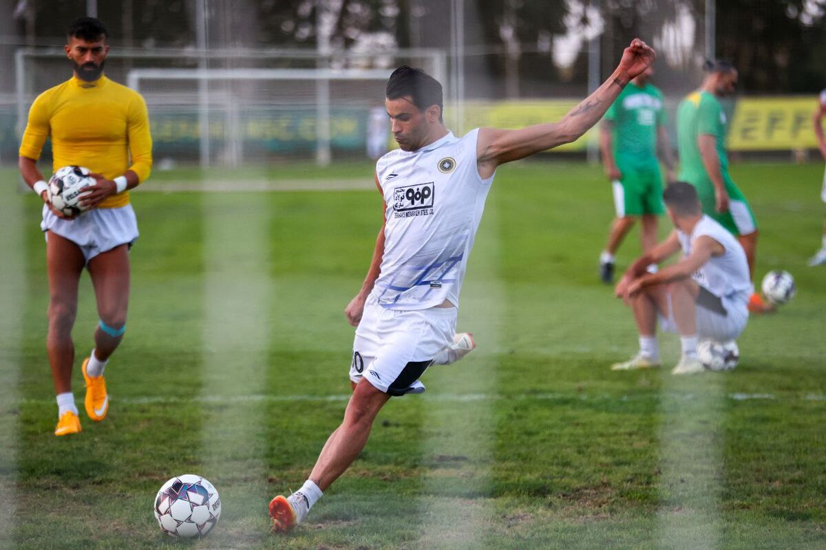 استارت دوباره جنجالیترین بازیکن لیگ/ سپاهان یک گلزن دیگر پیدا کرد استارت دوباره جنجالیترین بازیکن لیگ/ سپاهان یک گلزن دیگر پیدا کرد