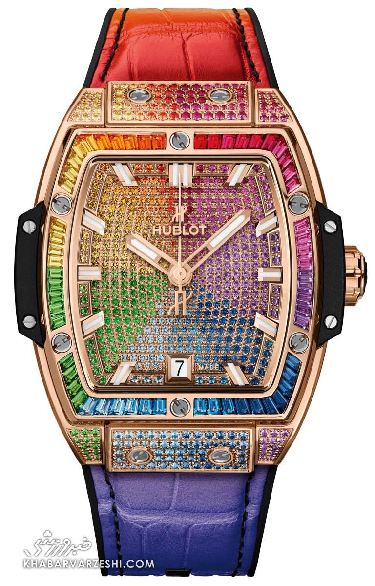 عکس| ساعت فوق لاکچری و گرانقیمت جورجینا هنگام تماشای بازی رونالدو