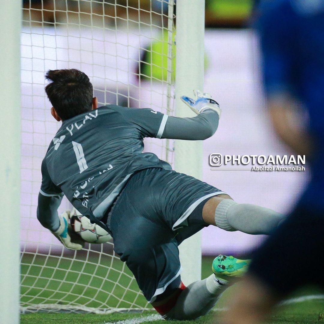 فریم به فریم با گل واضح گلگهر به پرسپولیس/ تصاویری که اشتباه داور را ثابت میکند