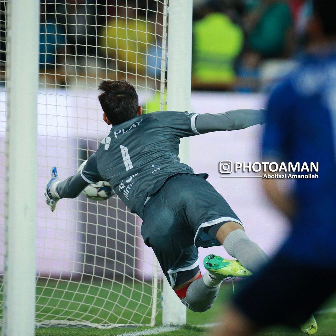 فریم به فریم با گل واضح گلگهر به پرسپولیس/ تصاویری که اشتباه داور را ثابت میکند