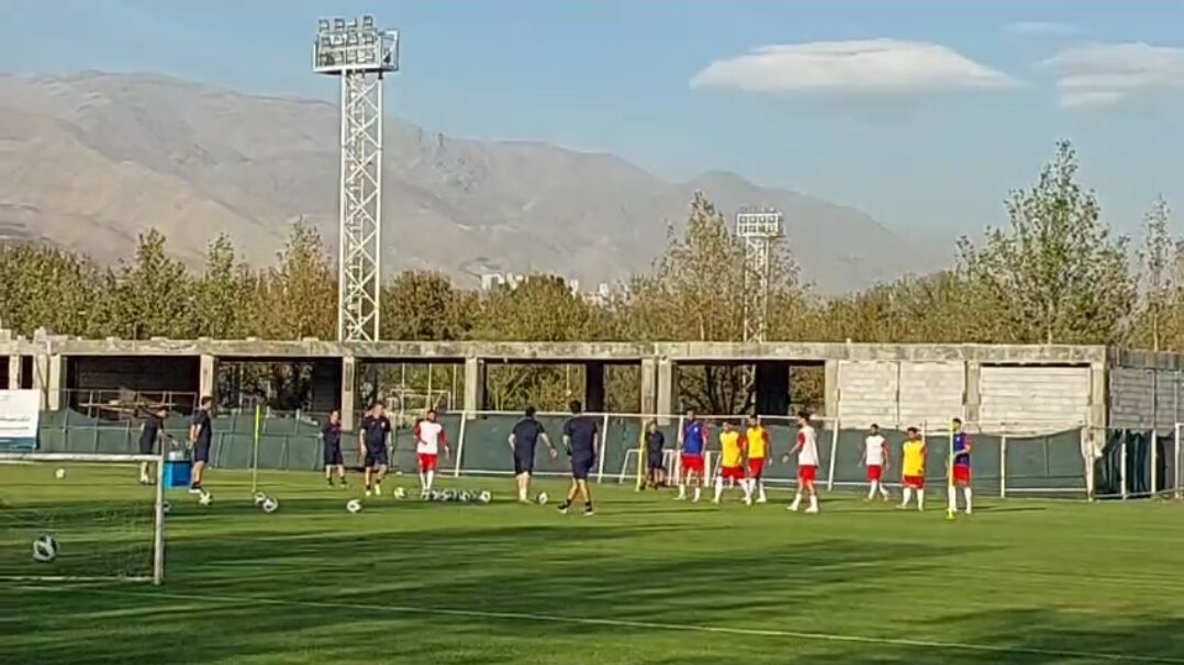 ویدیو| تمرین تیم ملی با حضور دو دروازهبان و هشت بازیکن ویدیو| تمرین تیم ملی با حضور دو دروازهبان و هشت بازیکن