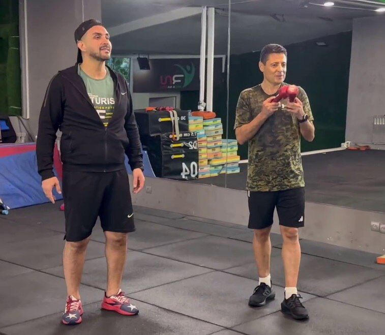 عکس| تمرینات ویژه علیرضا فغانی برای لاغری/ داور سرشناس ایرانی برای جام ملتها استارت زد