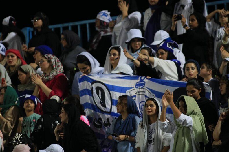 عکس| پرشورترین هواداران زن در فوتبال ایران