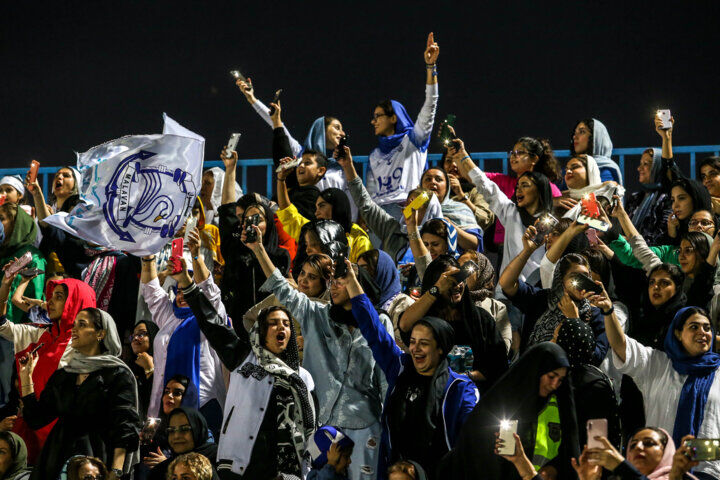 عکس| پرشورترین هواداران زن در فوتبال ایران
