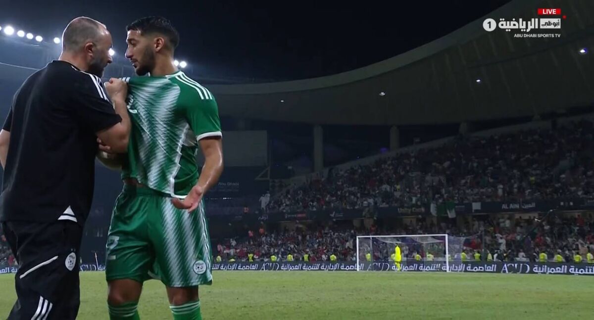 تصاویر| سرمربی تیم ملی با ستاره تیمش دست به یقه شد!