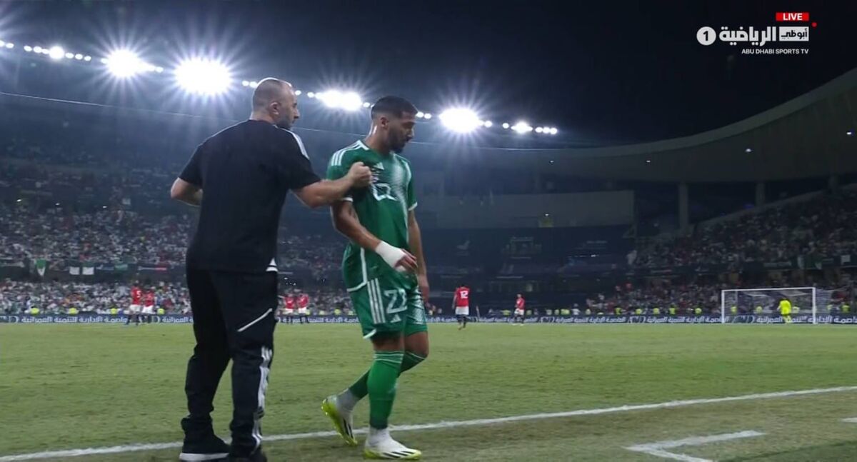 تصاویر| سرمربی تیم ملی با ستاره تیمش دست به یقه شد!