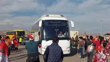 ویدیو| ورود اتوبوس تیم‌های پرسپولیس و پیکان به ورزشگاه