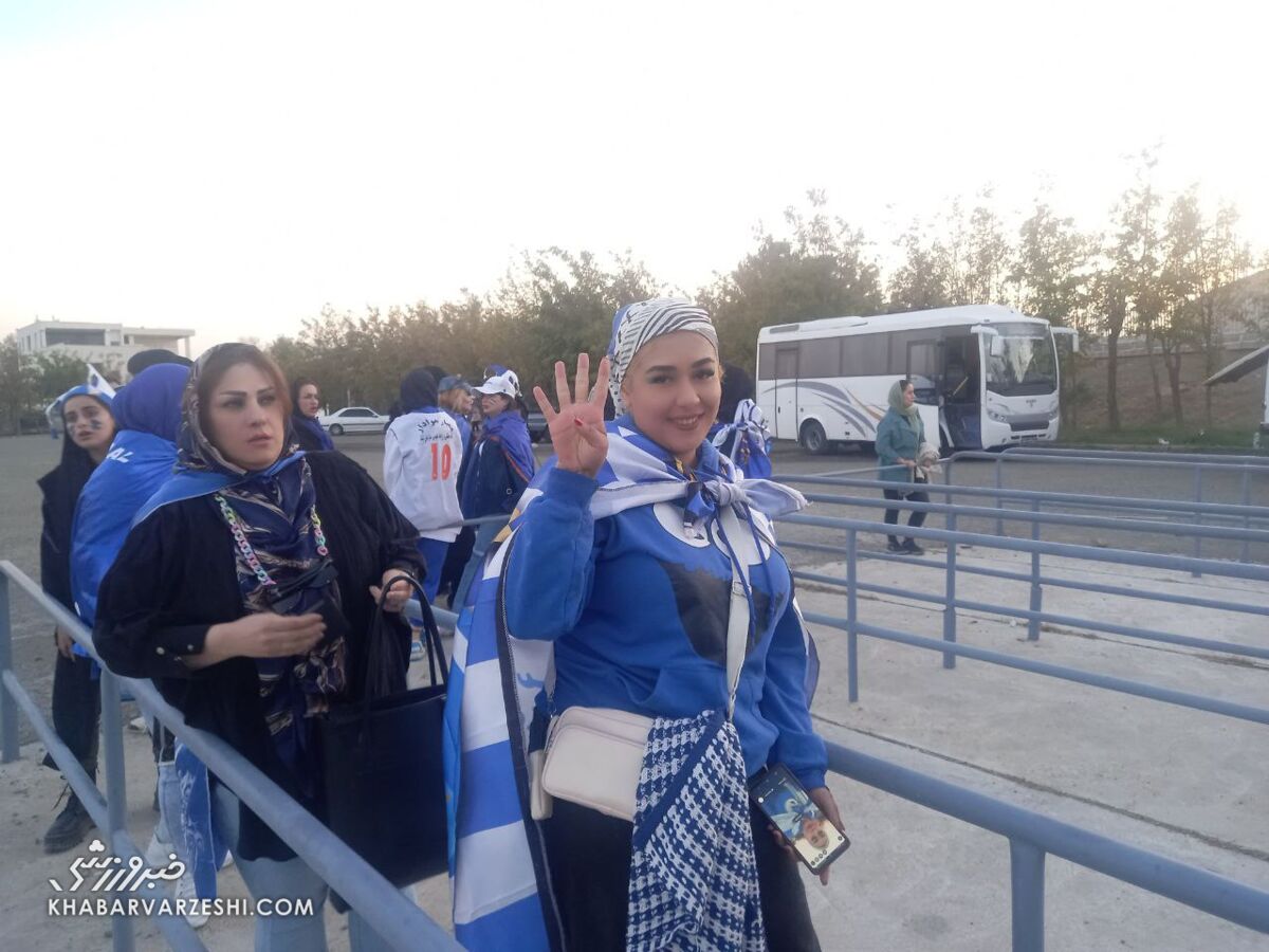 دختر استقلالی