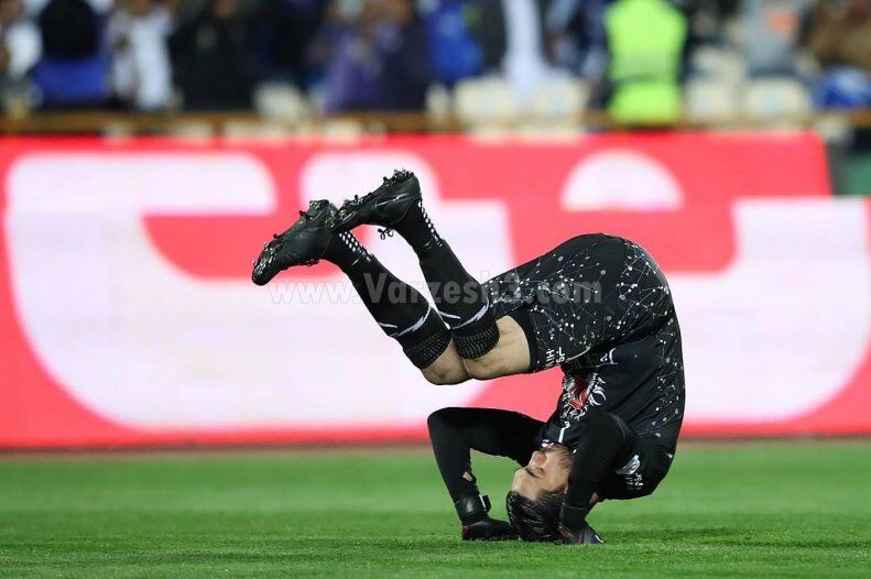 عکس| حقیقی مقابل استقلال عابدزاده شد