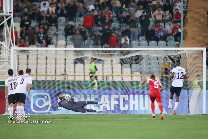مهار پنالتی سنین سبای توسط علیرضا بیرانوند؛ پرسپولیس - استقلال تاجیکستان
