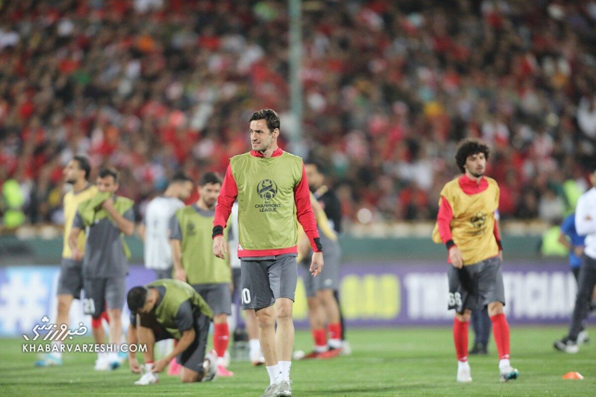 برای اولین بار در آسیا؛ ستاره کلیدی قهرمانی پرسپولیس به ترکیب اصلی رسید! برای اولین بار در آسیا؛ ستاره کلیدی قهرمانی پرسپولیس به ترکیب اصلی رسید!