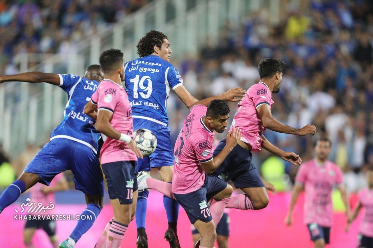 گربه سیاه پرسپولیس حریف استقلال شد گربه سیاه پرسپولیس حریف استقلال شد