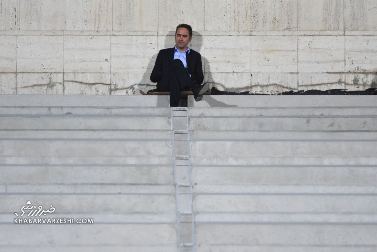 شب شادی در هواپیما، صبح ماتم در ورزشگاه؛ خطیر رفت و خطر ماند برای آقا جواد!/ آیا نفر بعدی خود نکونام نیست؟