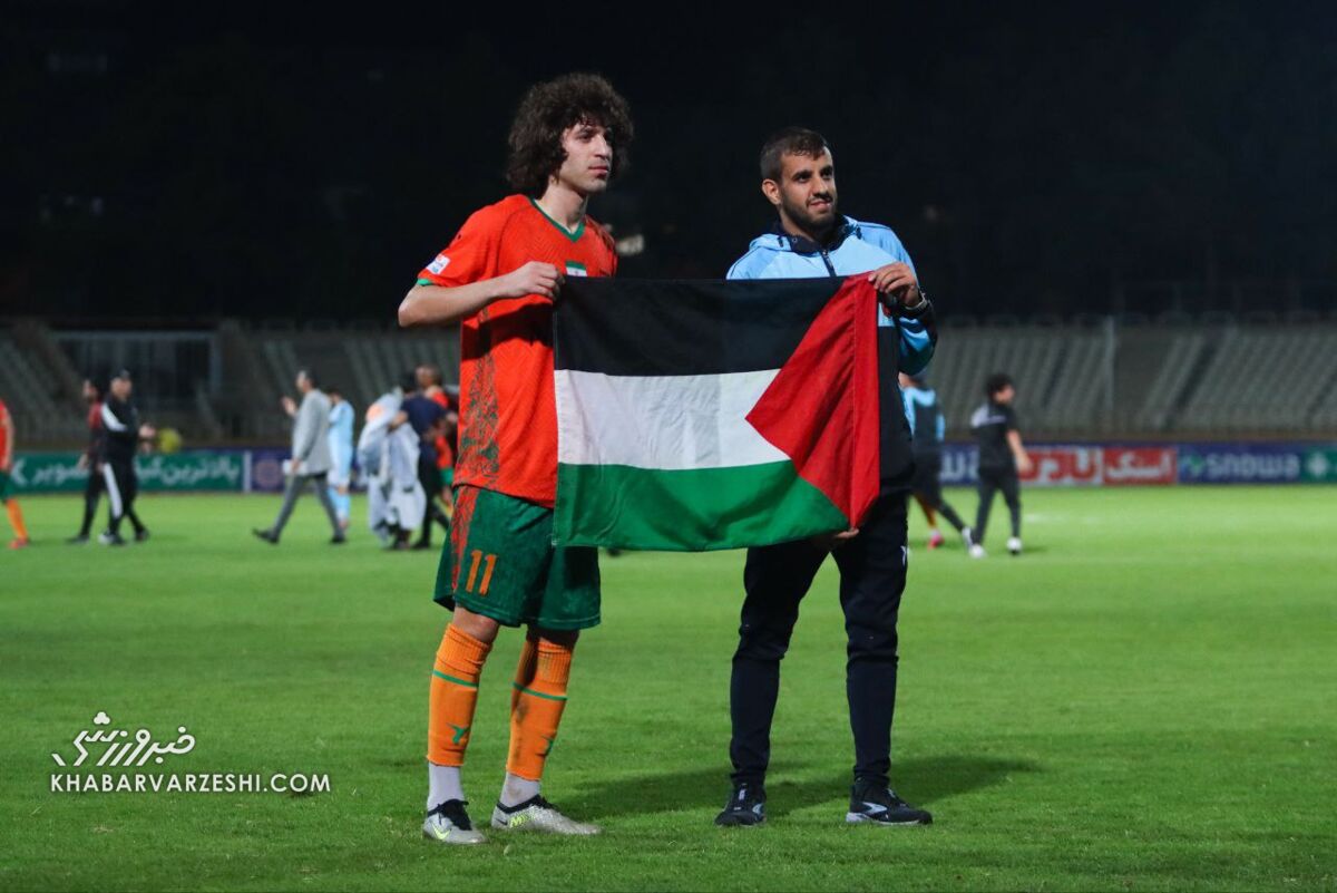 عکس| خرید جدید استقلال در اردوگاه پرسپولیس دیده شد عکس| خرید جدید استقلال در اردوگاه پرسپولیس دیده شد