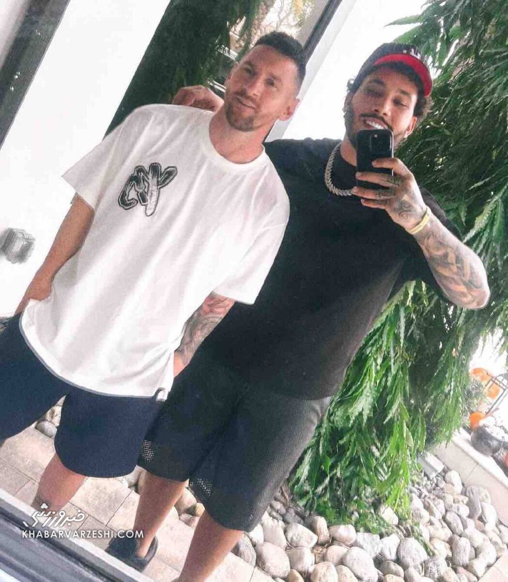 عکس| تیپ و آرایش خاص لیونل مسی برای هشتمین توپ طلا