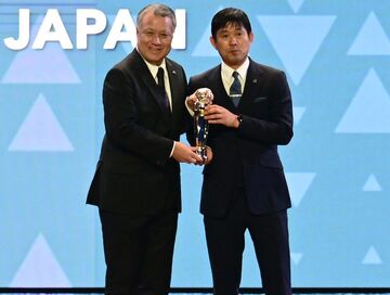 ویدیو| هاجیمه موریاسو به عنوان بهترین مربی آسیا انتخاب شد