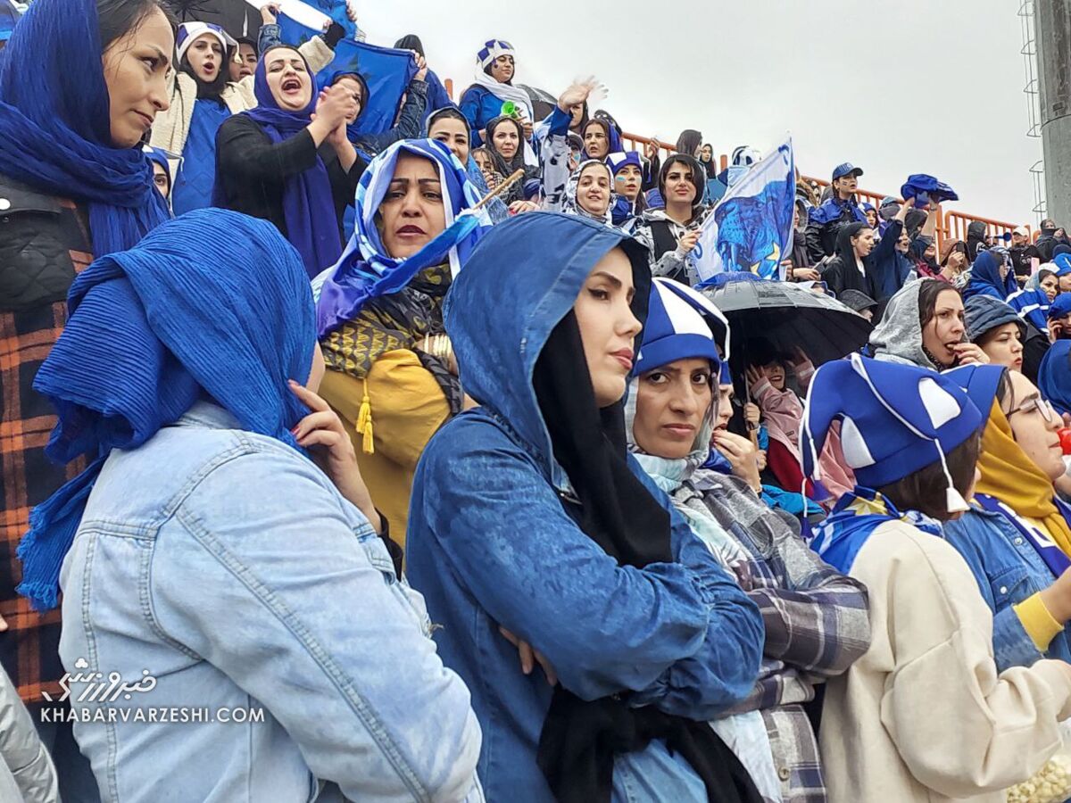 تصاویر| استقبال زنان هوادار استقلال از شاگردان نکونام