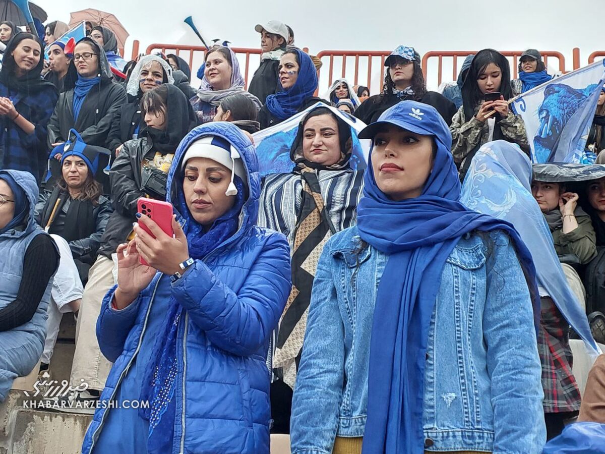 تصاویر| استقبال زنان هوادار استقلال از شاگردان نکونام