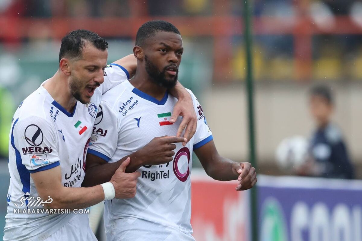 خبر تلخی که استقلال در ورزشگاه آزادی شنید/ هدیه ویژه فرهاد مجیدی به سرمربی ذوب آهن/ شورش هواداران استقلال علیه مدیران