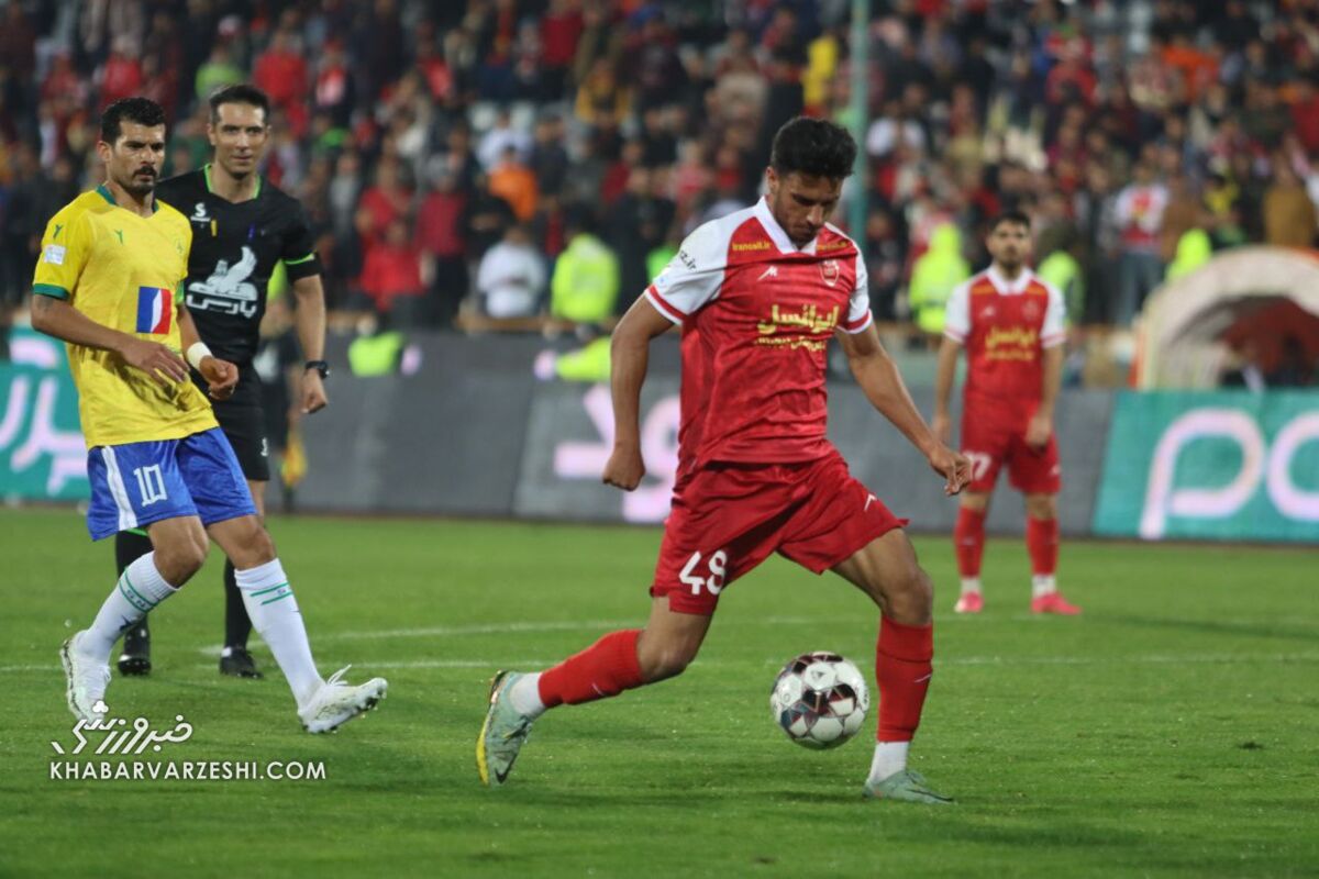 نقش پر رنگ یک پرسپولیسی در شکست استقلال! نقش پر رنگ یک پرسپولیسی در شکست استقلال!
