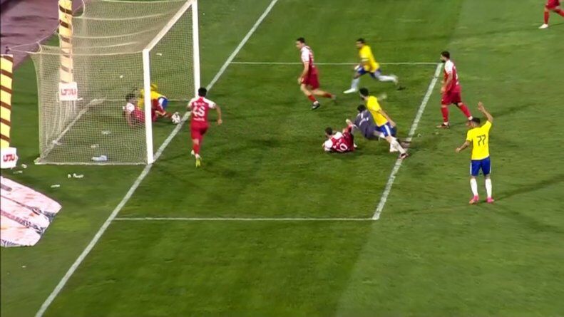 گل صنعت نفت مقابل پرسپولیس