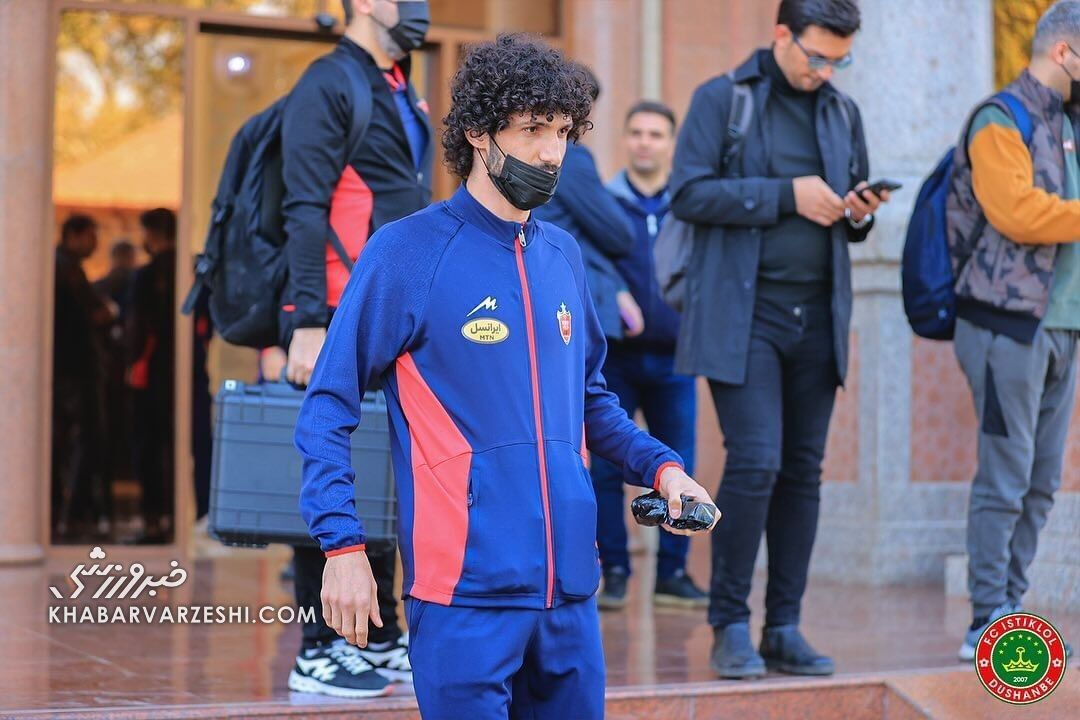 عکس| پرسپولیسیها با تدابیر ویژه به دوشنبه رسیدند/ راهکار گلمحمدی برای جلوگیری از ویروس ترسناک