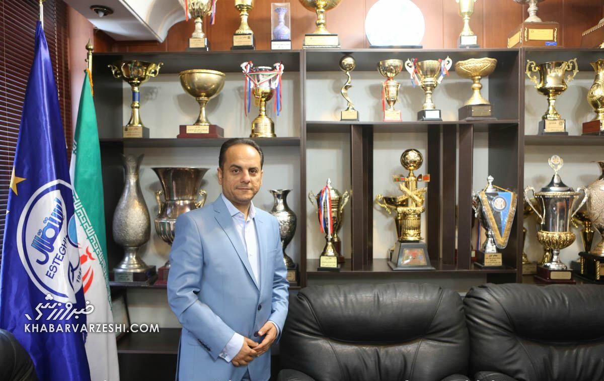 توهین معاون جنجالی استقلال به مدیرعامل پرسپولیس؛ درویش یک لمپن است توهین معاون جنجالی استقلال به مدیرعامل پرسپولیس؛ درویش یک لمپن است
