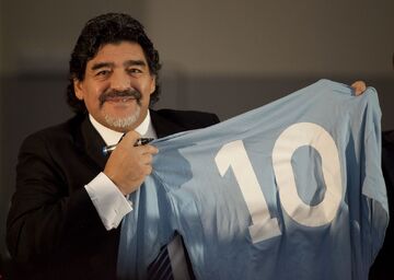 وراث مارادونا در نبردی حقوقی پیروز شدند/ تکلیف نشان تجاری اسطوره فوتبال مشخص شد