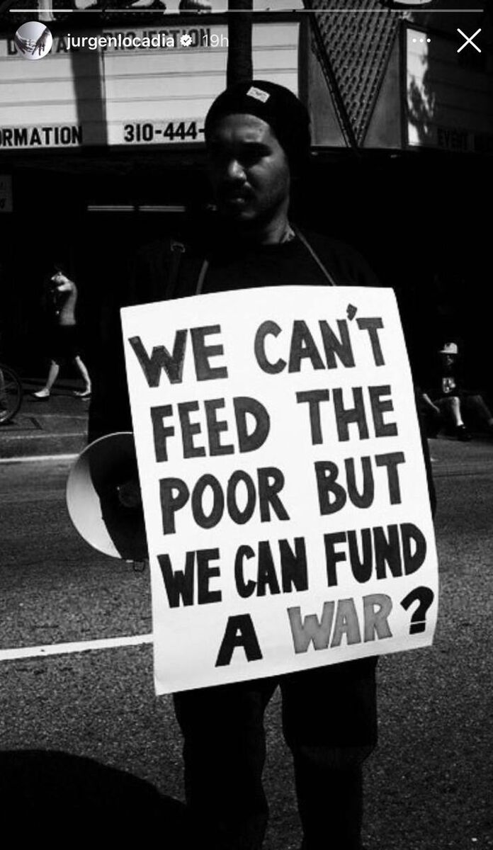 عکس| استوری فلسفی ستاره پرسپولیسی درباره جنگ