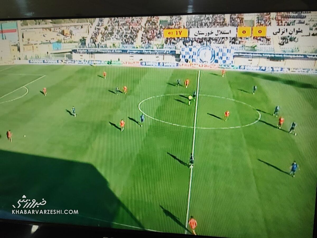 عکس| سوتی جدید صداوسیما در پخش یک مسابقه فوتبال!