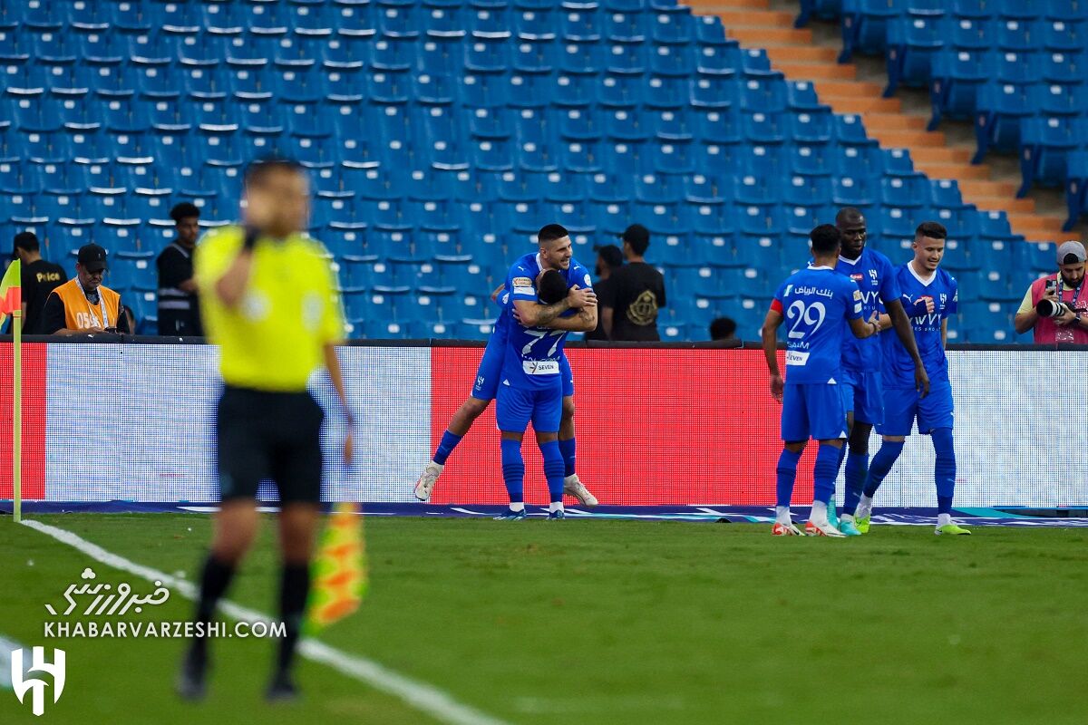 تخت گاز الهلال در صدر/ میتروویچ سایه به سایه رونالدو! تخت گاز الهلال در صدر/ میتروویچ سایه به سایه رونالدو!