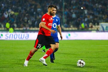 استقلال و پرسپولیس همچنان سر کار هستند!