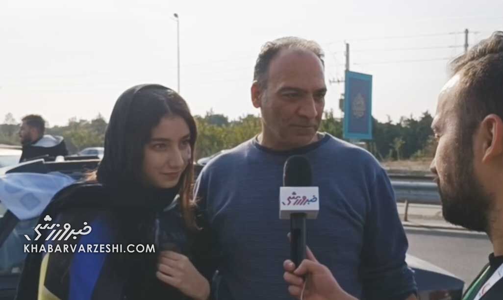 ویدیو| پدری که برای سومین بار دختر استقلالی‌اش را به استادیوم آورده است