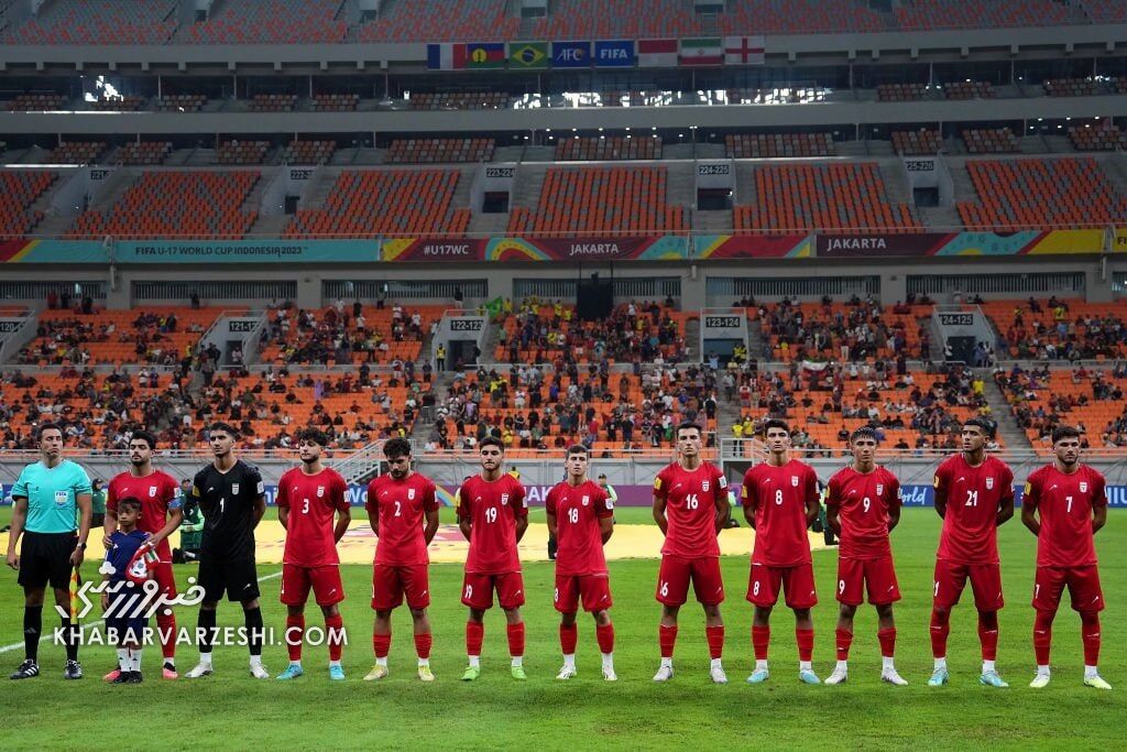 عکس| صحنه عجیب از ملیپوشان ایران بعد از شکست تاریخی برزیل/ کنجکاوی هواداران بخاطر «تنبیه» شاگردان عبدی!