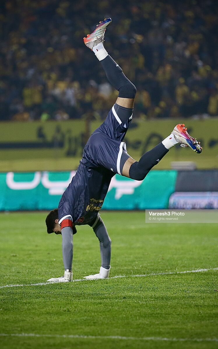 عکس| تقلید بیرانوند از روی دست عابدزاده/ بیرو در نقش جهان کلهپا شد