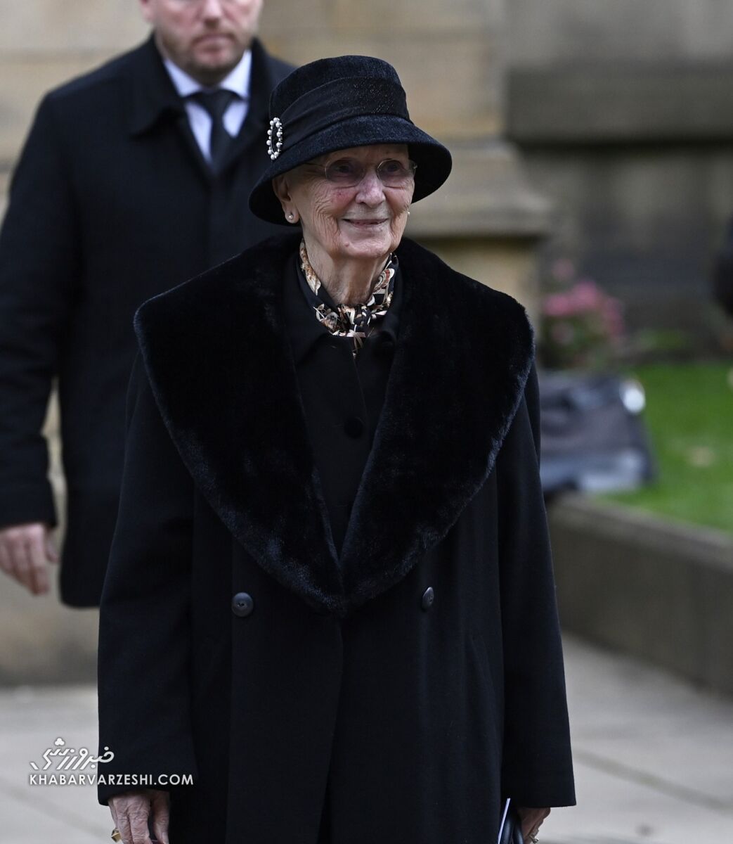 تصاویر| حضور چهرههای مشهور در مراسم خاکسپاری سربابی چارلتون/ نمایندههای رقبا هم آمدند