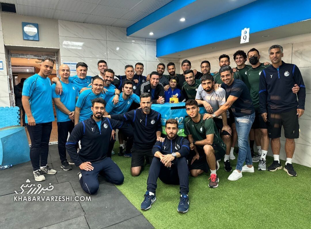 عکس| بازیکنان استقلال در جشن تولد خاص/ نکونام برای چه کسی جشن گرفت؟
