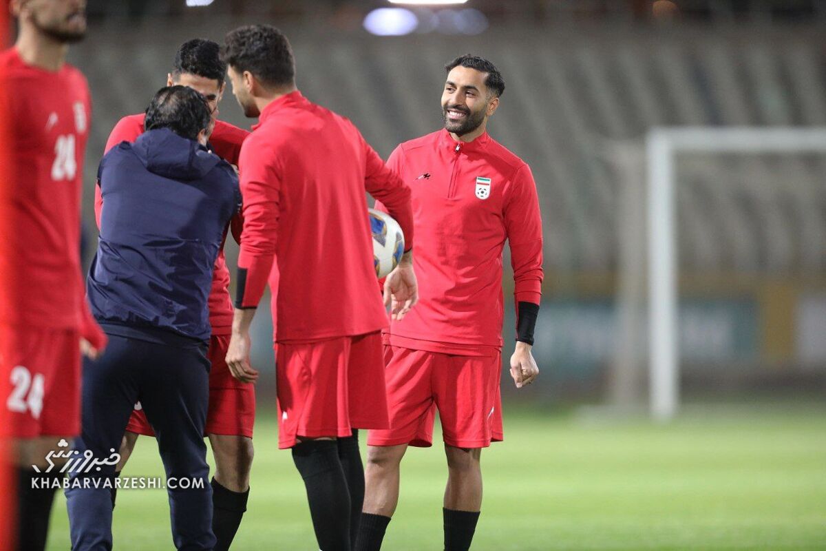 تصاویر| طعنه طارمی به کریم وسط تمرین/ خداداد عزیزی: واقعا متاسفم!