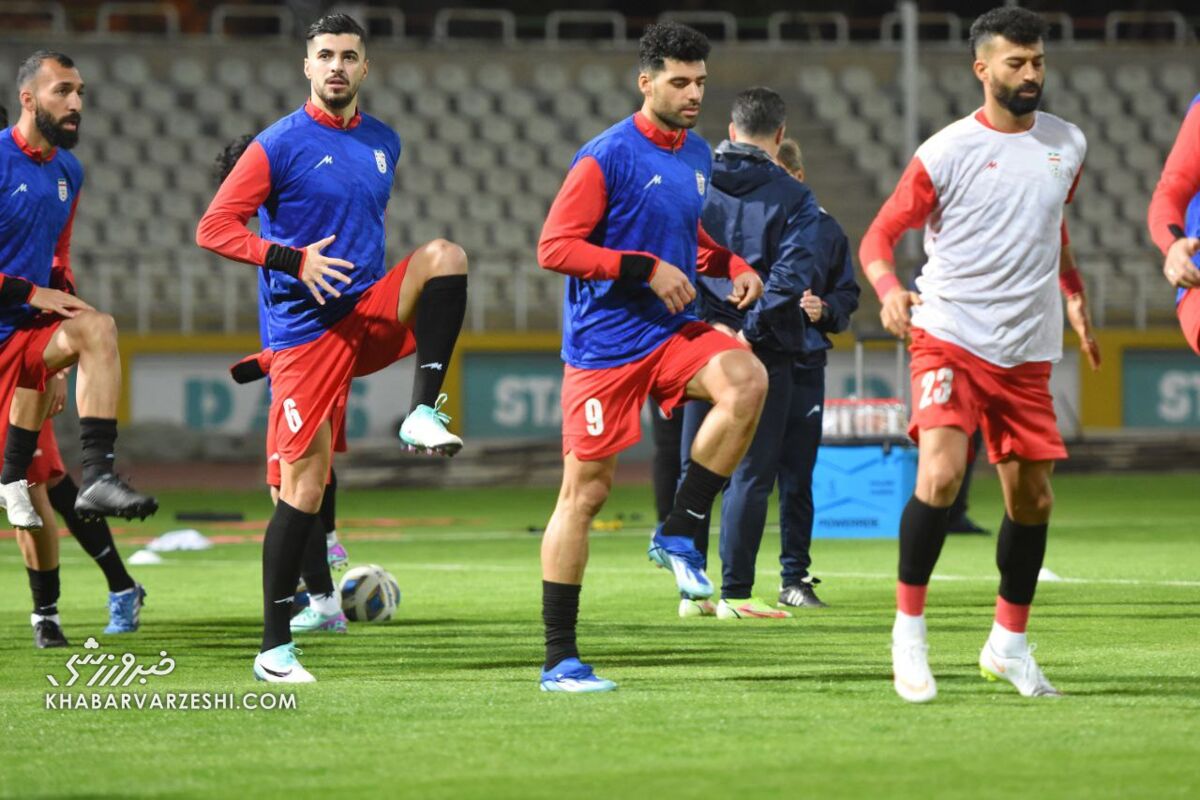 تصاویر| طعنه طارمی به کریم وسط تمرین/ خداداد عزیزی: واقعا متاسفم!